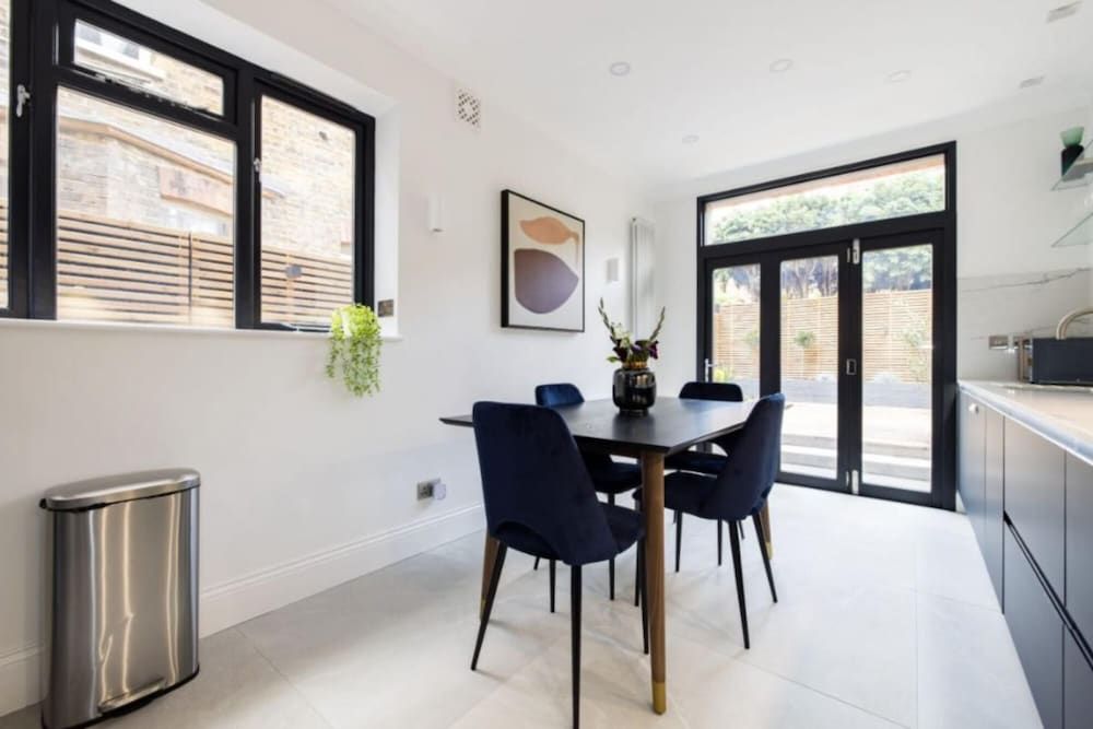 The Streatham Hill Wonder - Spacious 4bdr House With Garden and Terrace Apartment 29