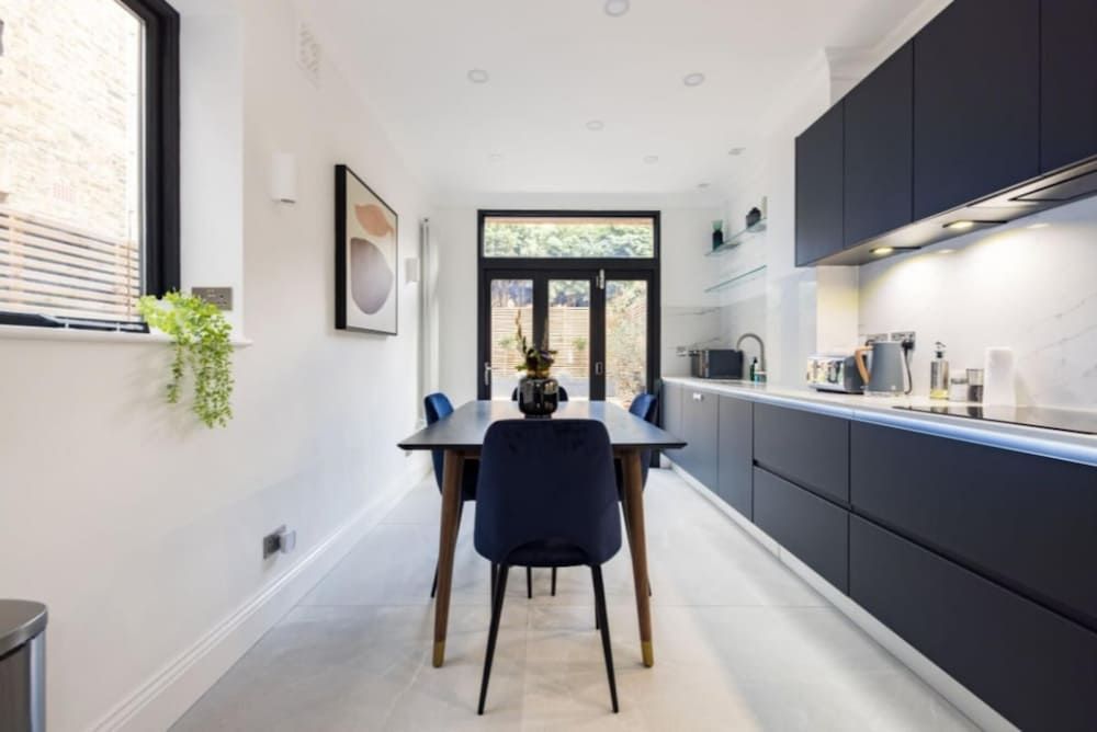 The Streatham Hill Wonder - Spacious 4bdr House With Garden and Terrace Apartment 28