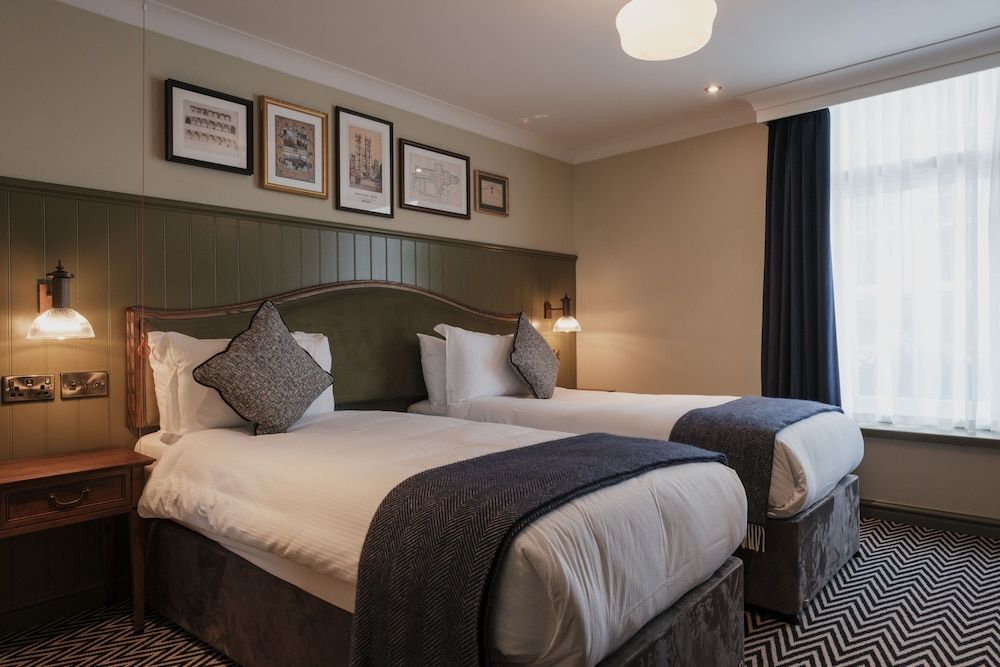 Standard Twin Room