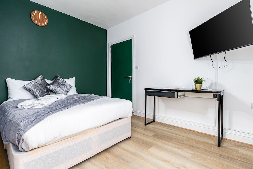 Standard Double Room, Shared Bathroom