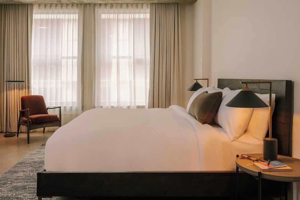 Studio, 1 King Bed, City View (Mobility Accessible, Transfer Shower)