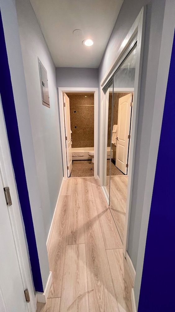 Quintessence ApartHotel Deluxe Studio, 1 King Bed with Sofa bed, Non Smoking, Kitchen 10