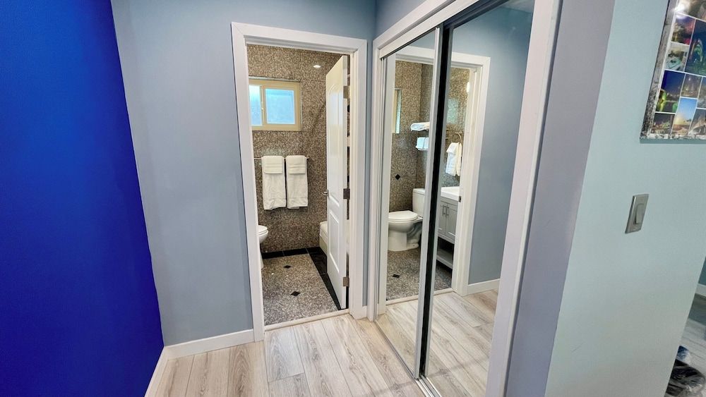 Quintessence ApartHotel Deluxe Studio, 1 King Bed with Sofa bed, Non Smoking, Kitchen 7