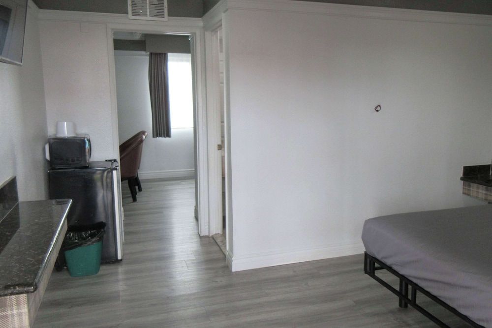 Standard Room, 2 Queen Beds, Non Smoking