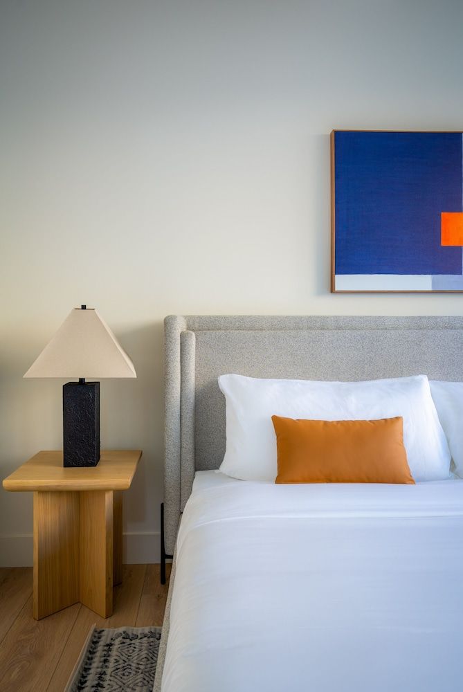 Kasa Sunset Los Angeles Classic Studio (Self Check-in with Virtual Front Desk)