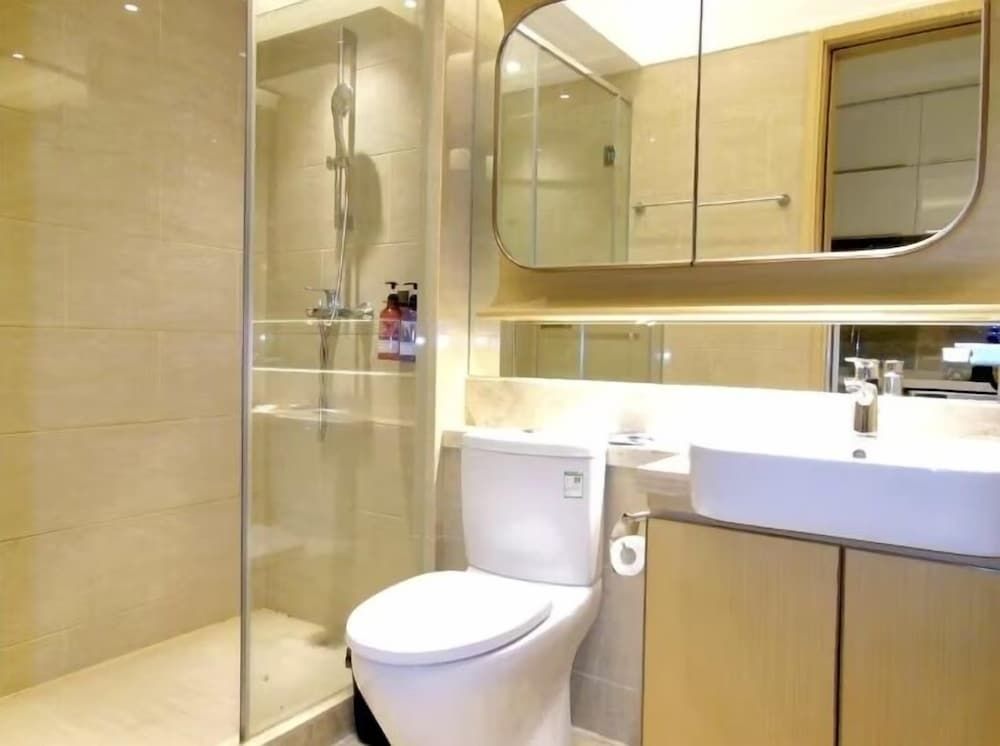 Raffles Executive Apartment Romantic Condo, 1 King Bed, Non Smoking, City View 6