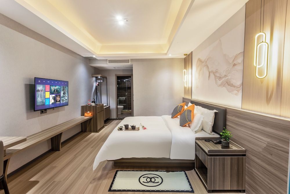 Superior Single Room, 1 Queen Bed, Balcony, City View