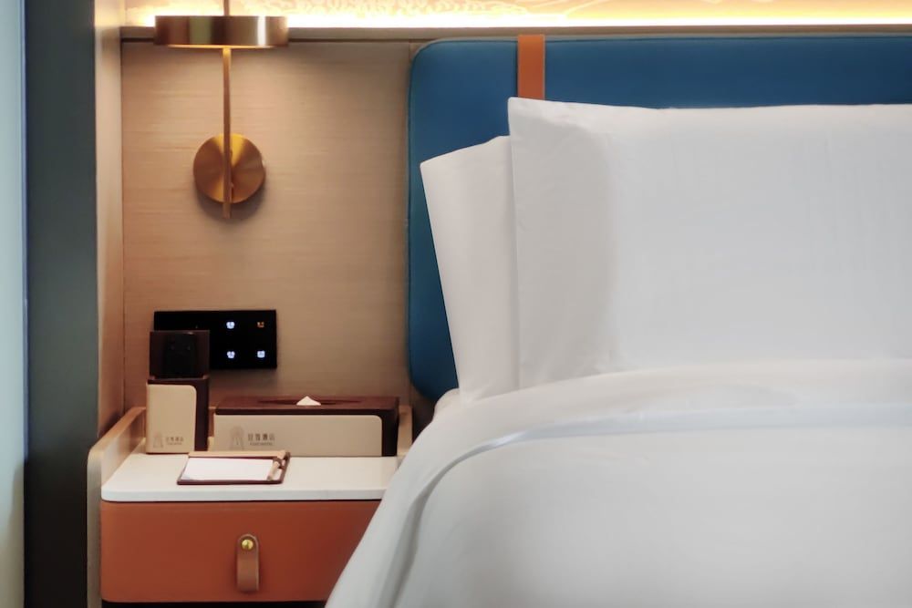 Business King Room