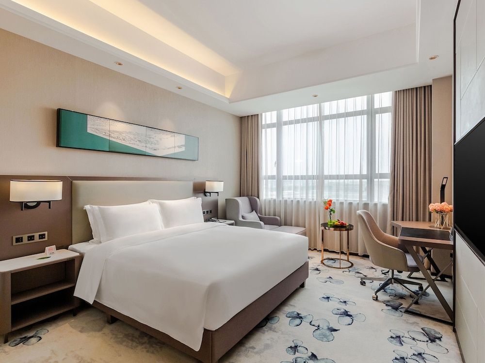 Basic Single Room, 1 Queen Bed, City View