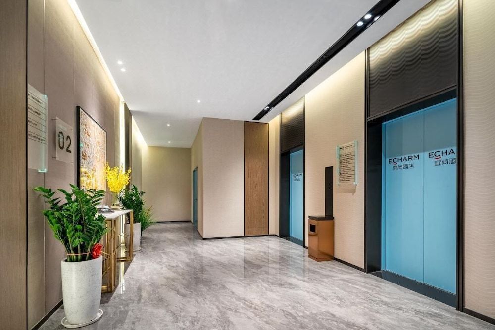 YishangHotel CitTw palace subway station