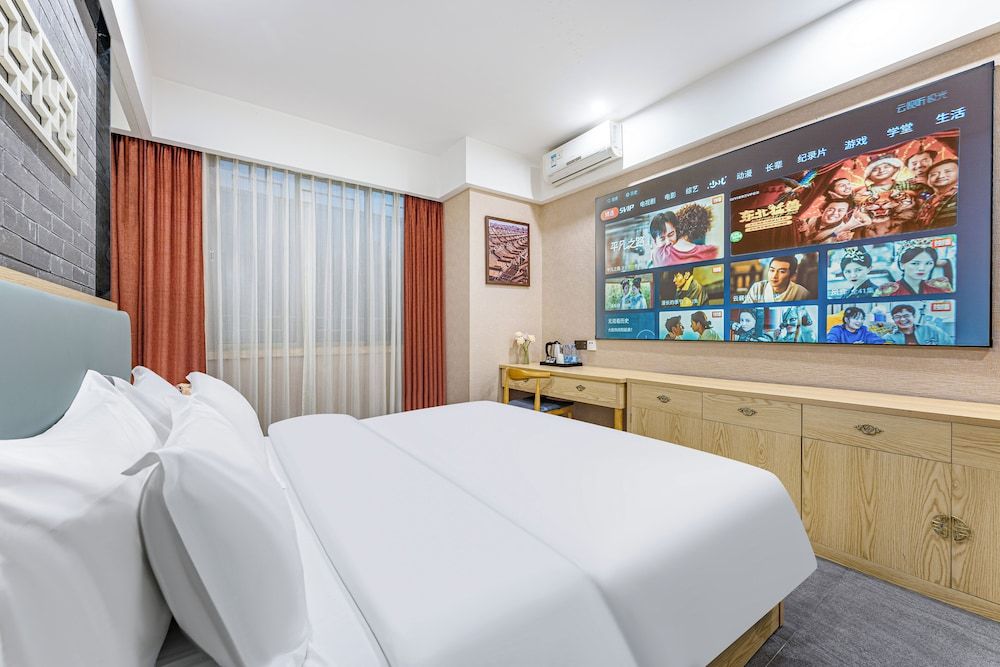 Lemon Breeze Hotel Comfort Double Room, 1 King Bed 2