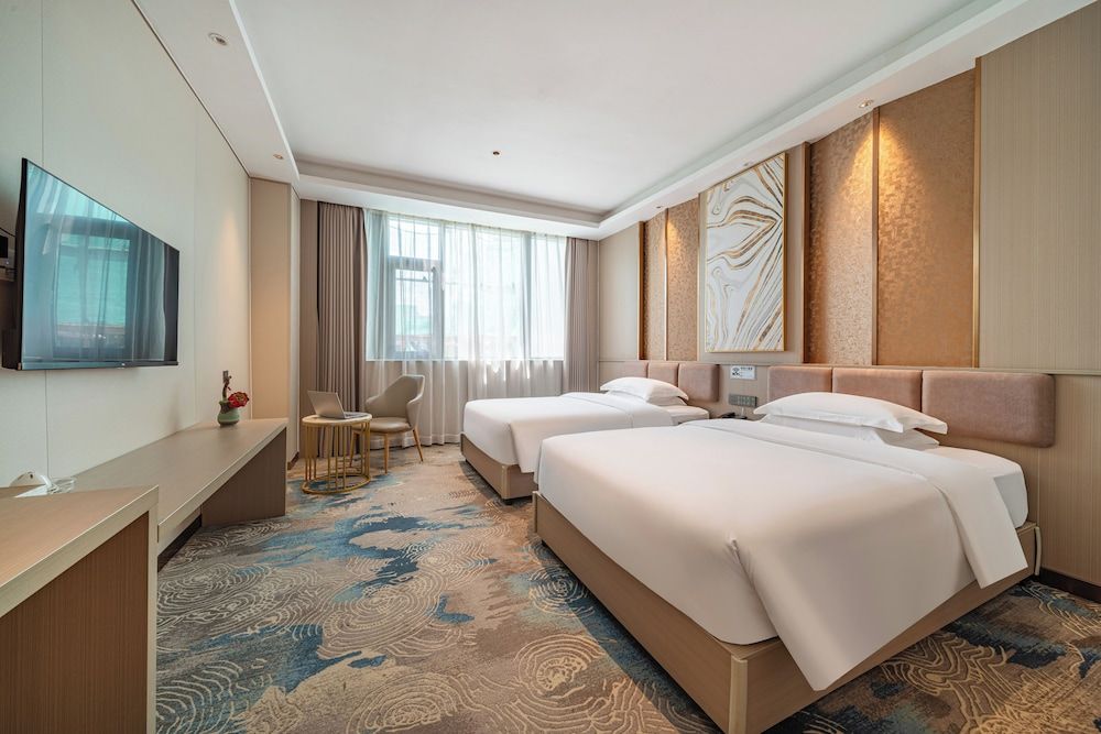ELONG DELUXE International Hotel 