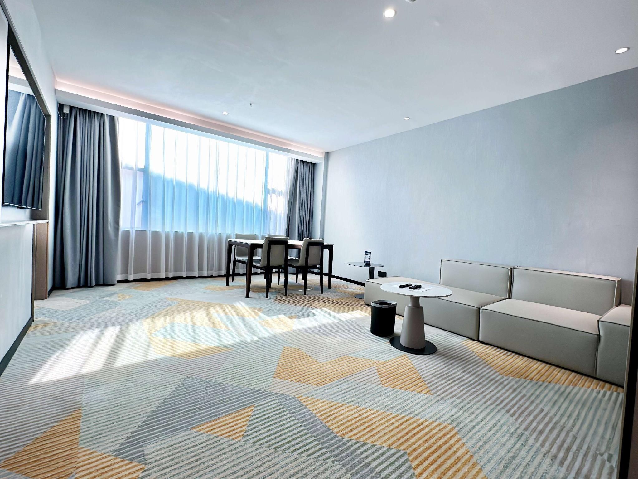 Executive Suite, Non-Smoking