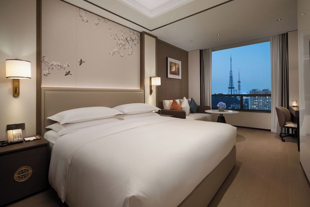 Yuexiu Hotel Guangzhou, Curio Collection by Hilton Room, 1 King Bed 2