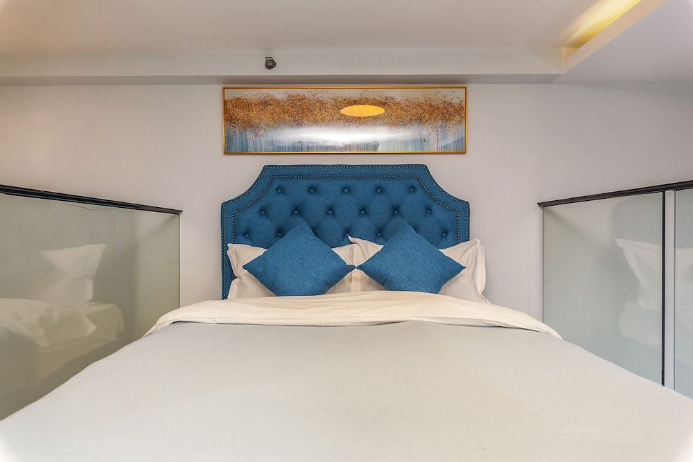 Classic Loft, 2 Bedrooms, City View, Mezzanine