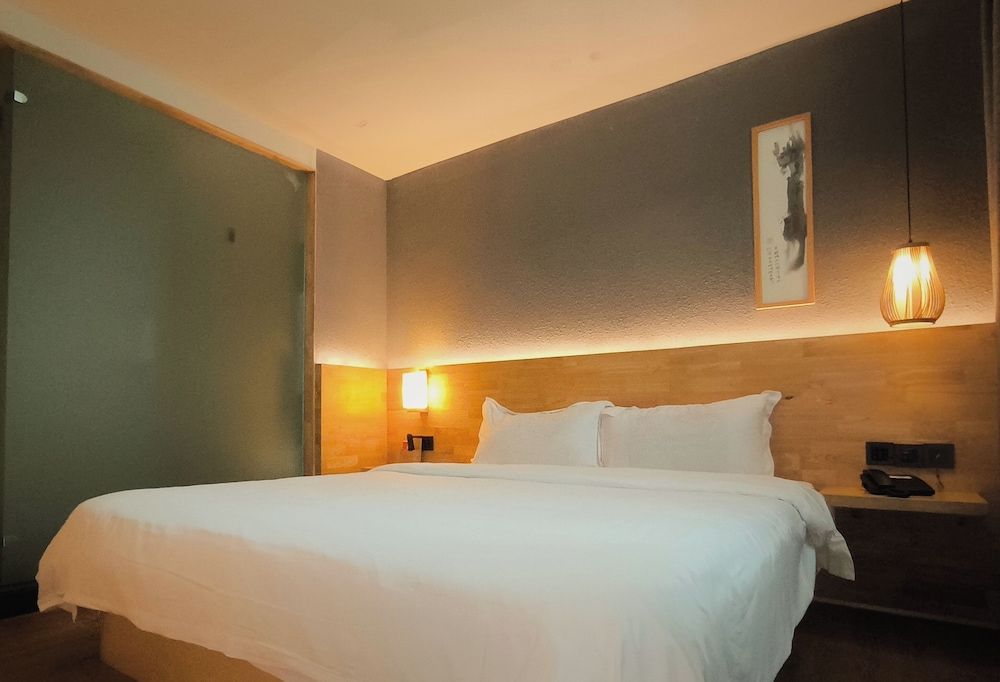Shuge Art Hotel 