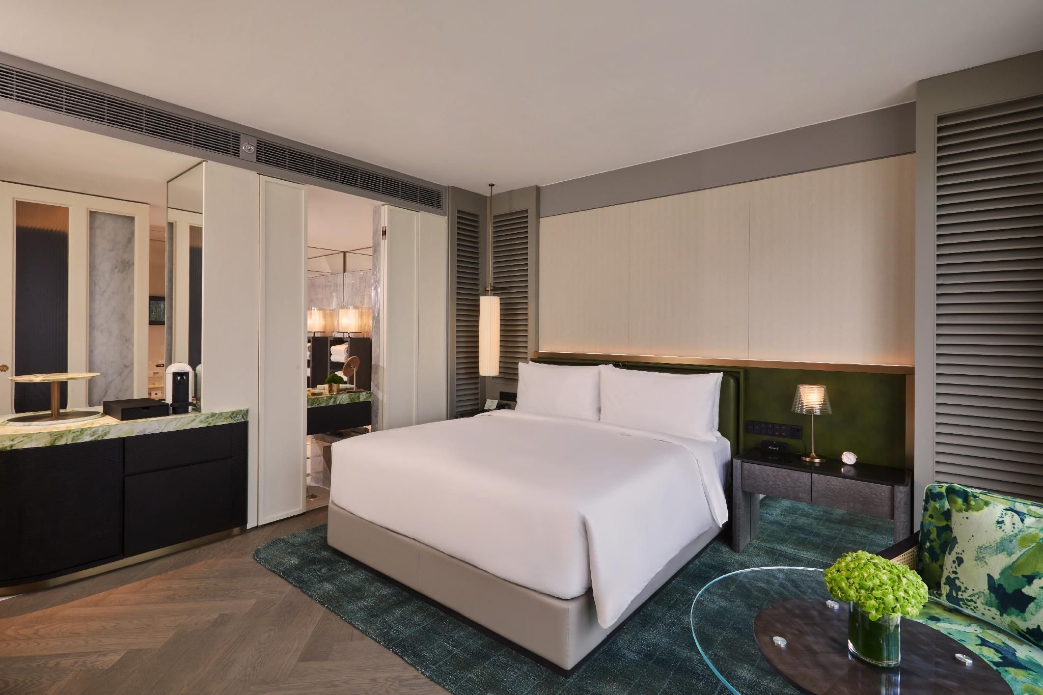 Regent Shanghai On The Bund By IHG 1 King Classic 2