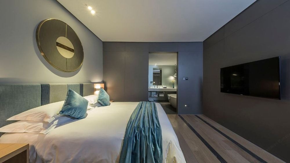 Executive Seasons Room
