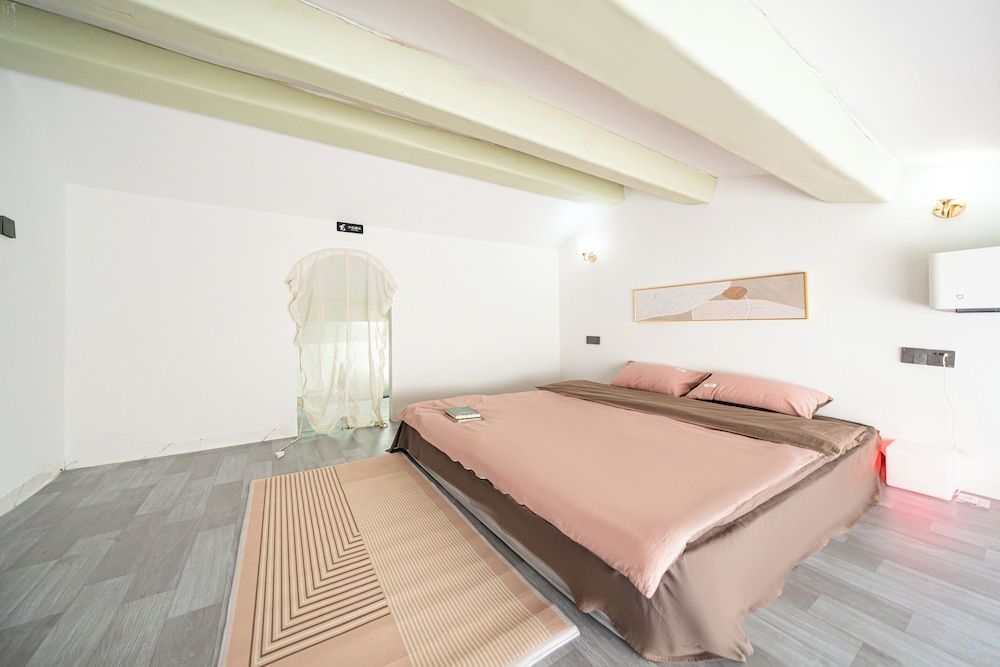 Elite Quadruple Room, Courtyard View
