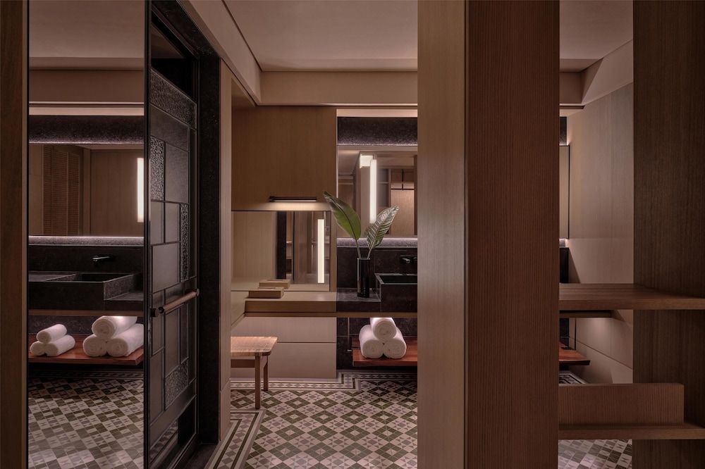 Alila Shanghai Room, 1 King Bed (Shikumen View) 3