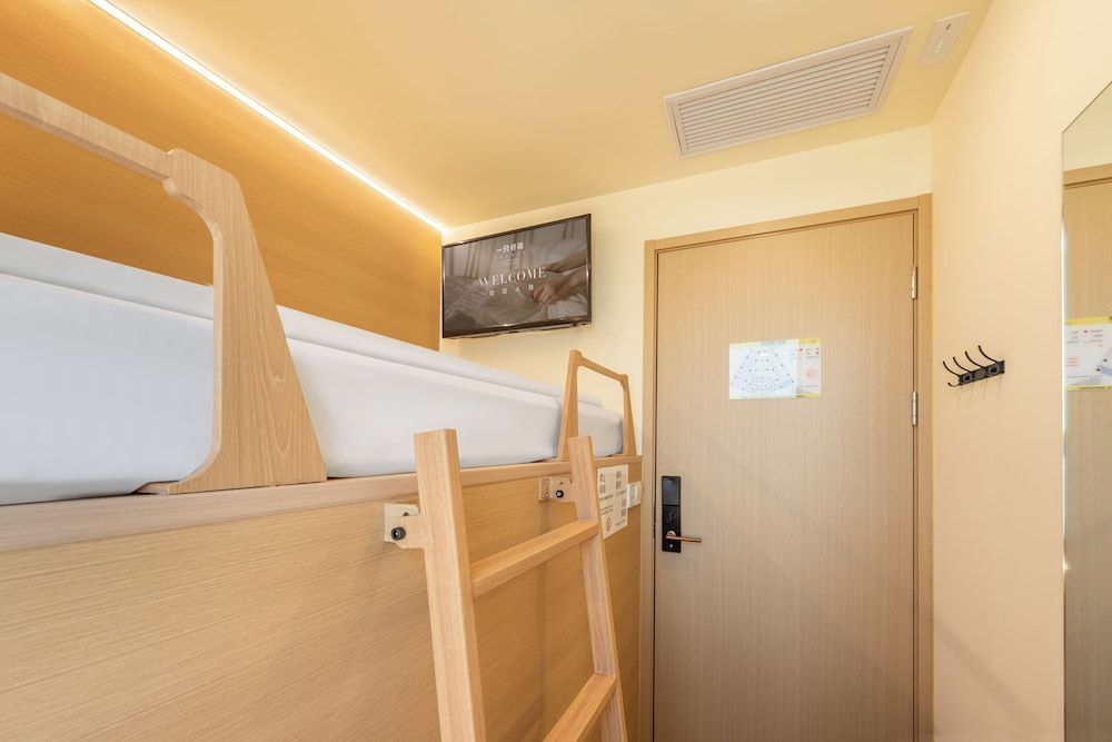 Lemon Hotel