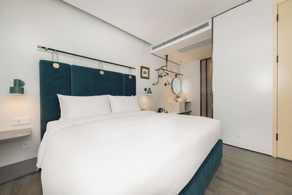 Autoongo Hotel Shanghai The Bund Superior Double Room, No Windows 3