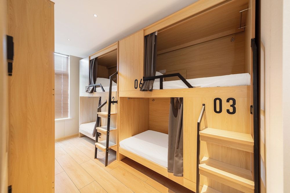 Standard Shared Dormitory, Men only