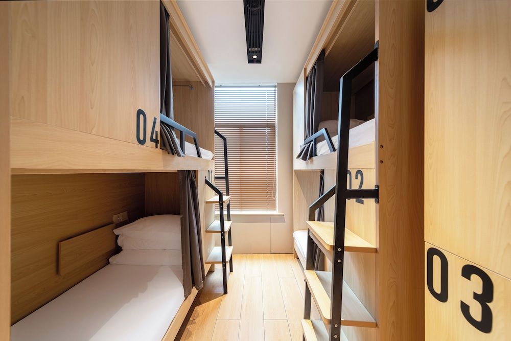 Superior Shared Dormitory, Women only