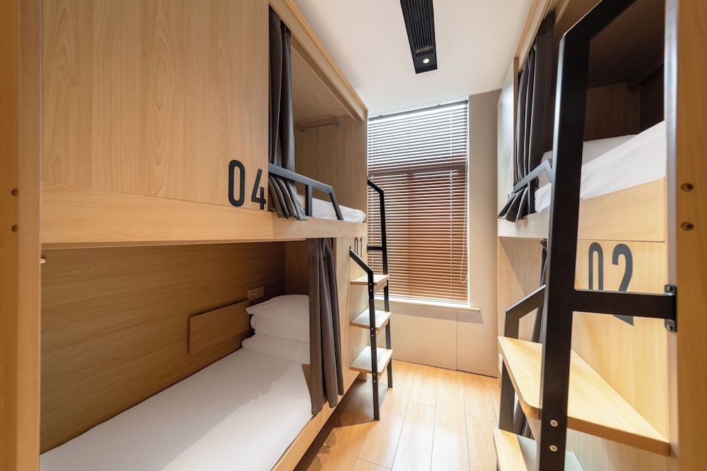 Superior Shared Dormitory, Women only