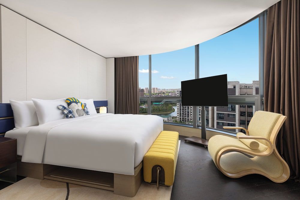 Suite (Charming)