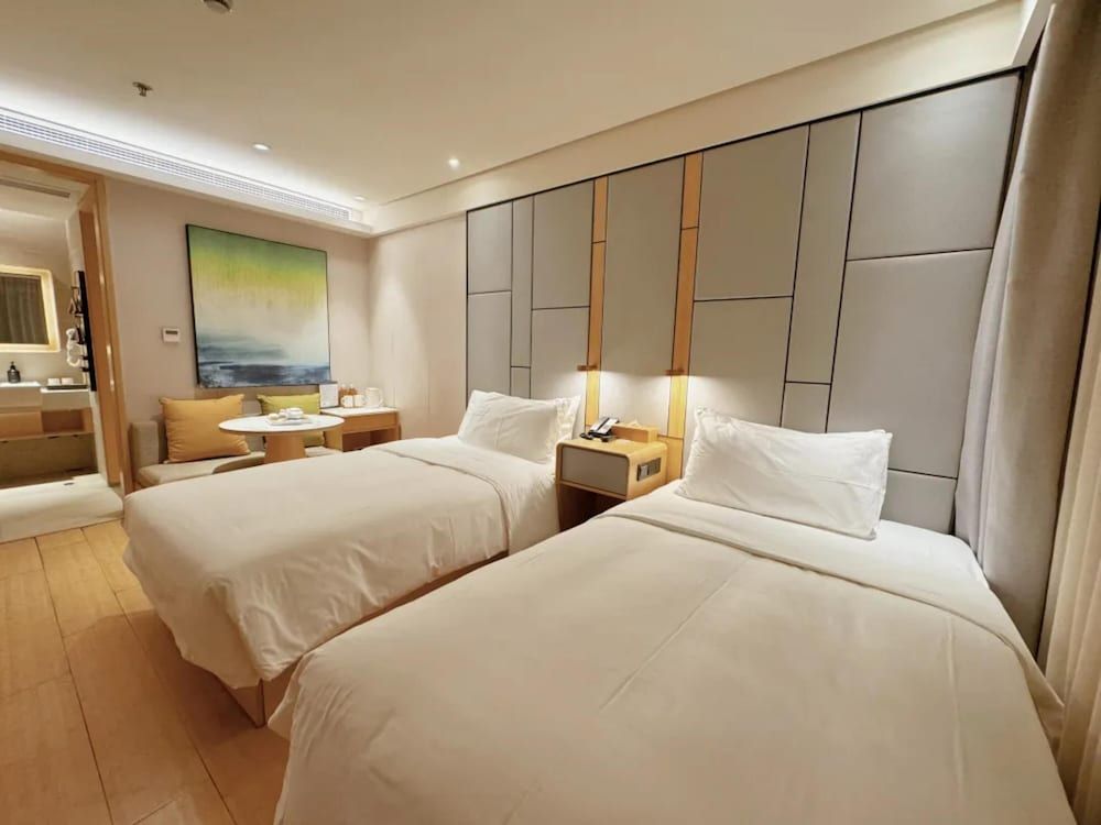 Superior Twin Room, City View