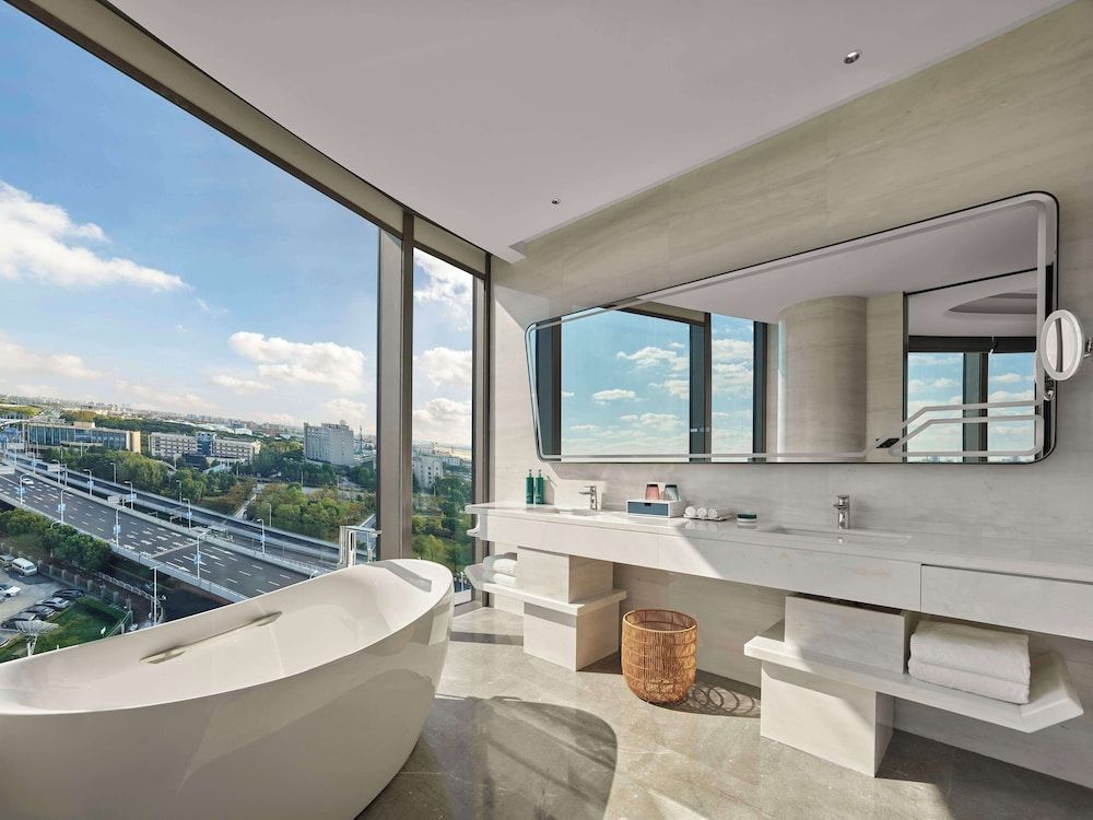 Deluxe Suite, 1 King Bed