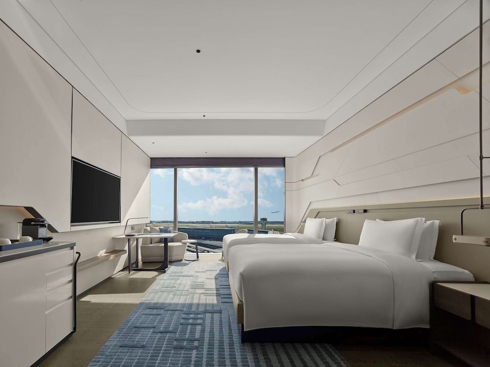 Deluxe Room Airport View -Twin Bed