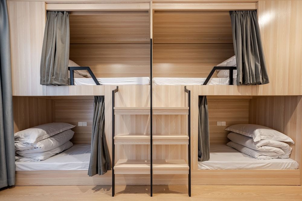 six-person room, shared bathroom
