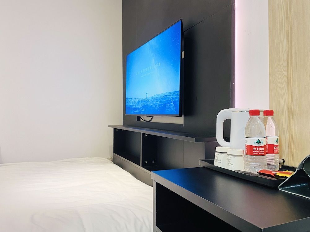 Dayin International Youth Hostel (Shanghai Nanjing East Road;People's Square;The Bund Branch) Standard King Room 14