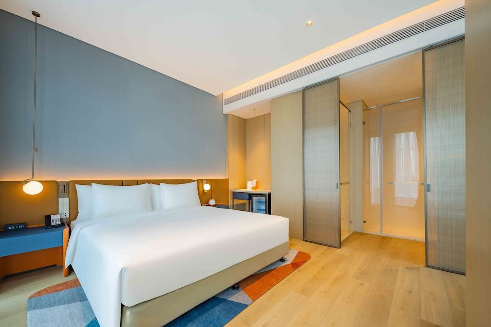 Suite, 1 King Bed (Additional Living Area)