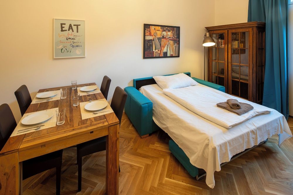 Old Town - Aparthotel 28. Října Family Apartment, City View 8