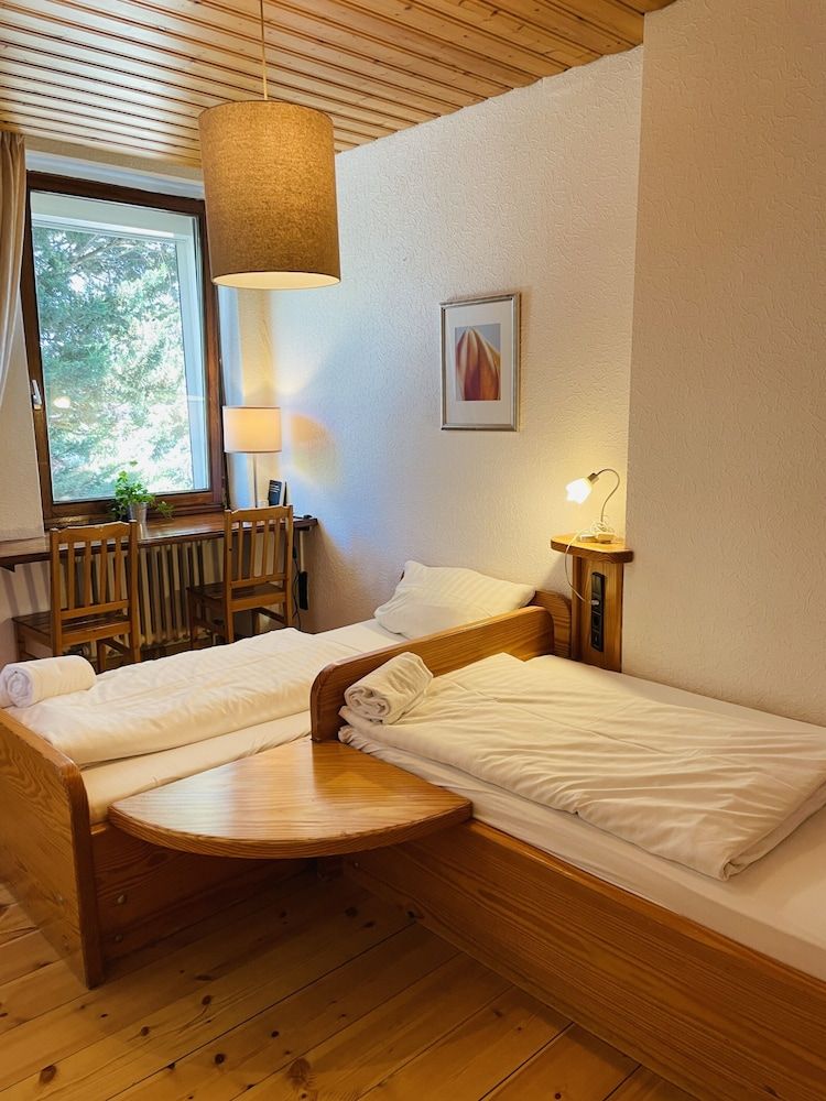Classic Twin Room, Private Bathroom
