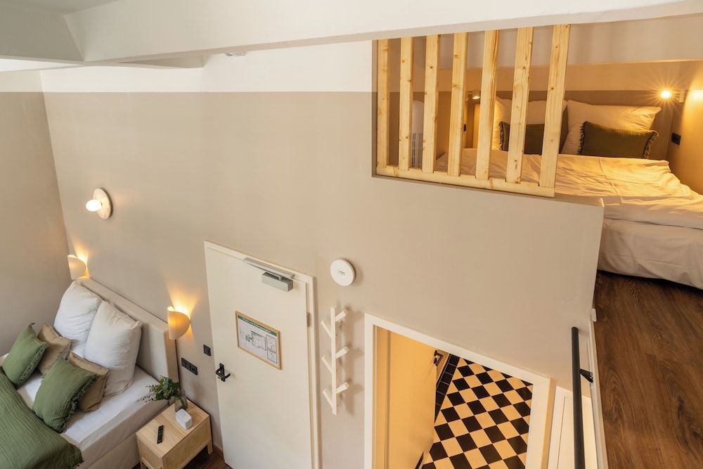 The Charming by Curt Suites Classic Quadruple Room 24