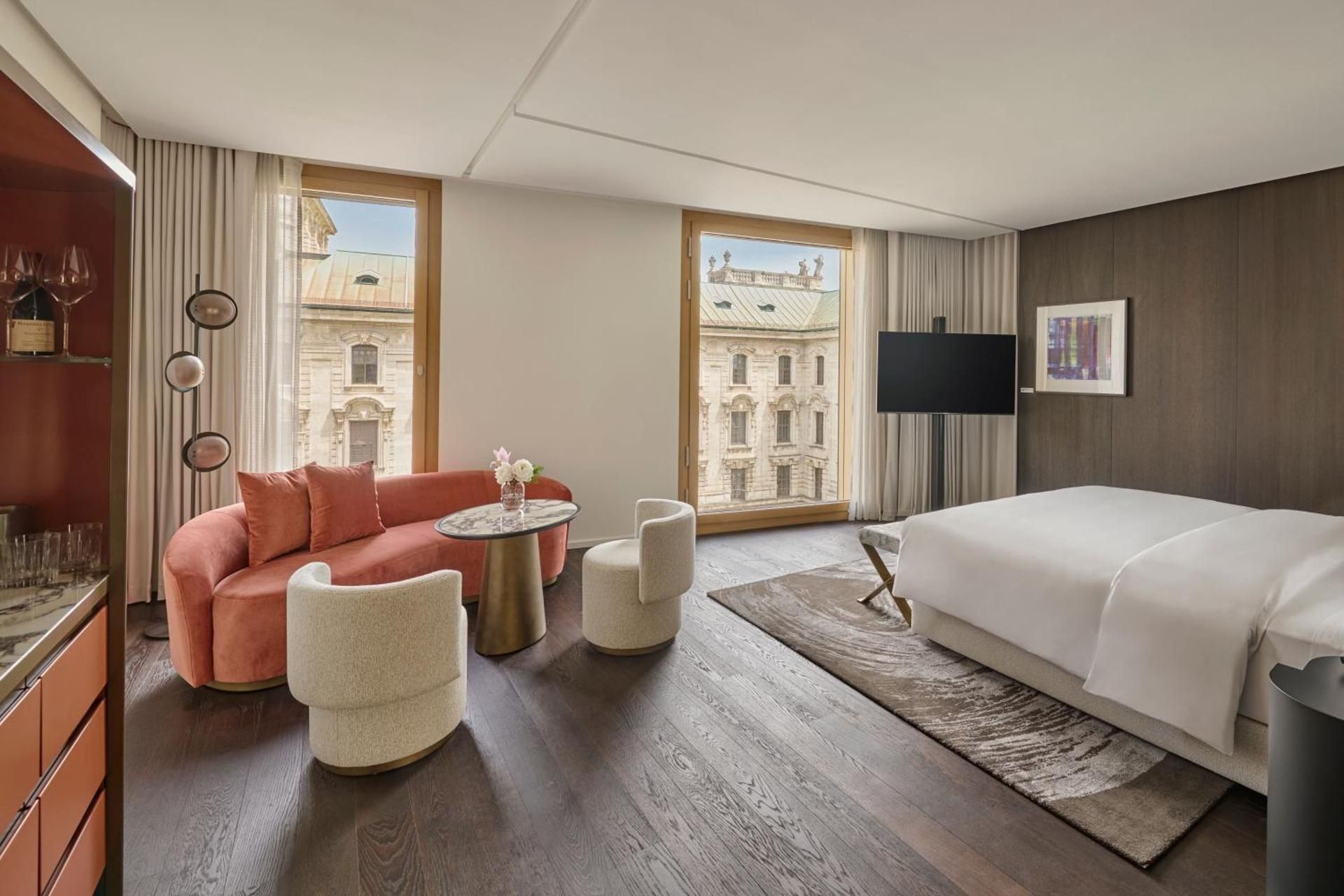 Grand Junior King Suite