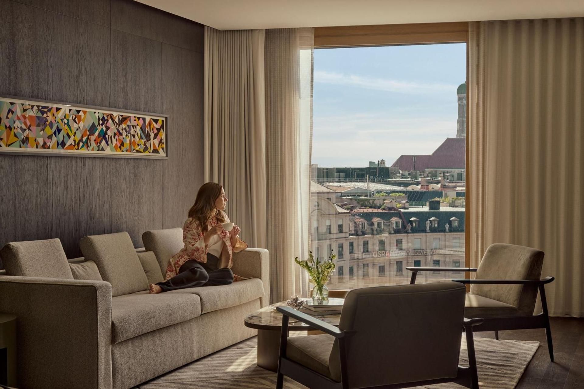 One-Bedroom Panorama King Suite with City View