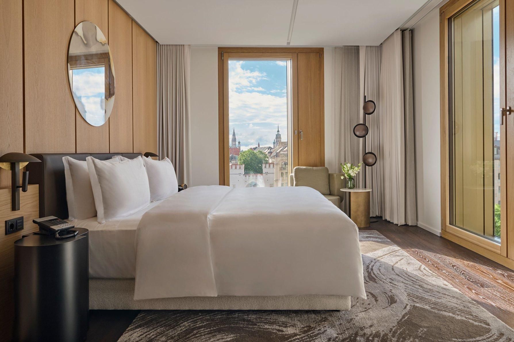 Panorama Suite, 1 Bedroom Suite, 1 King, City View