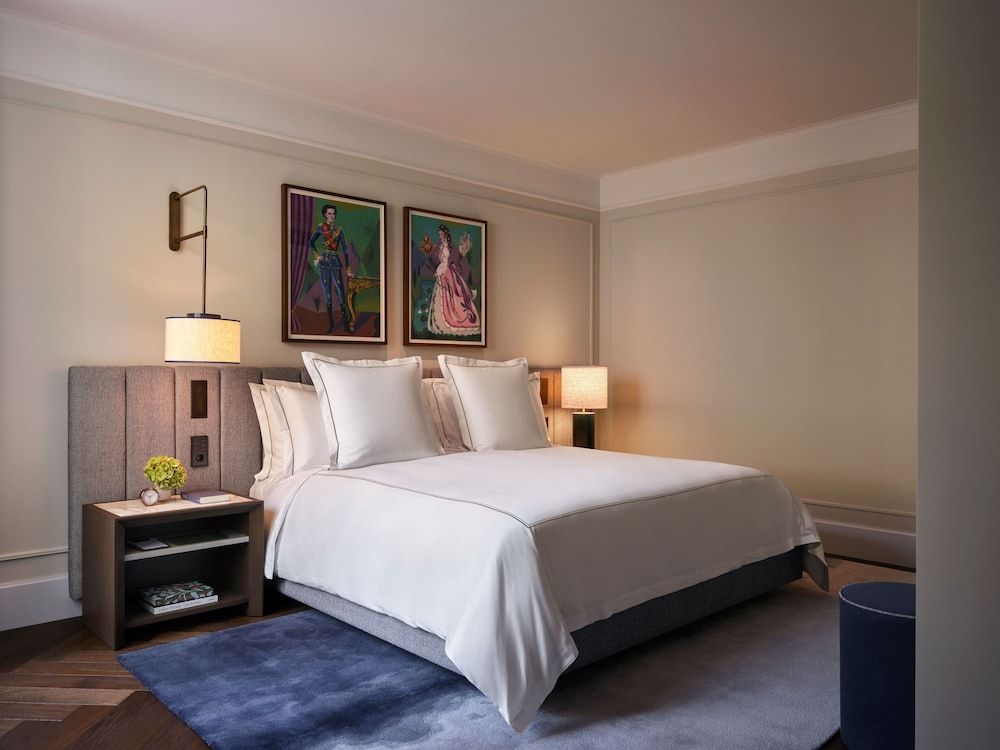 Rosewood Munich Deluxe Room, 1 King Bed 2