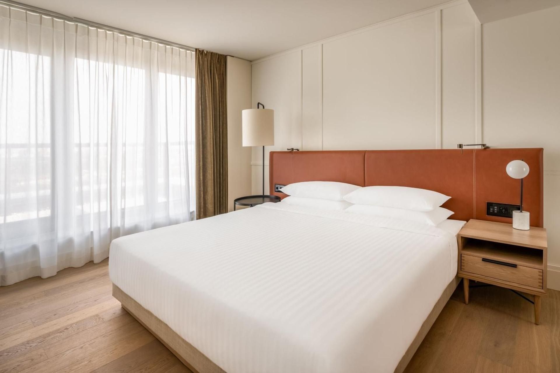 Executive King Suite - Club Lounge Access