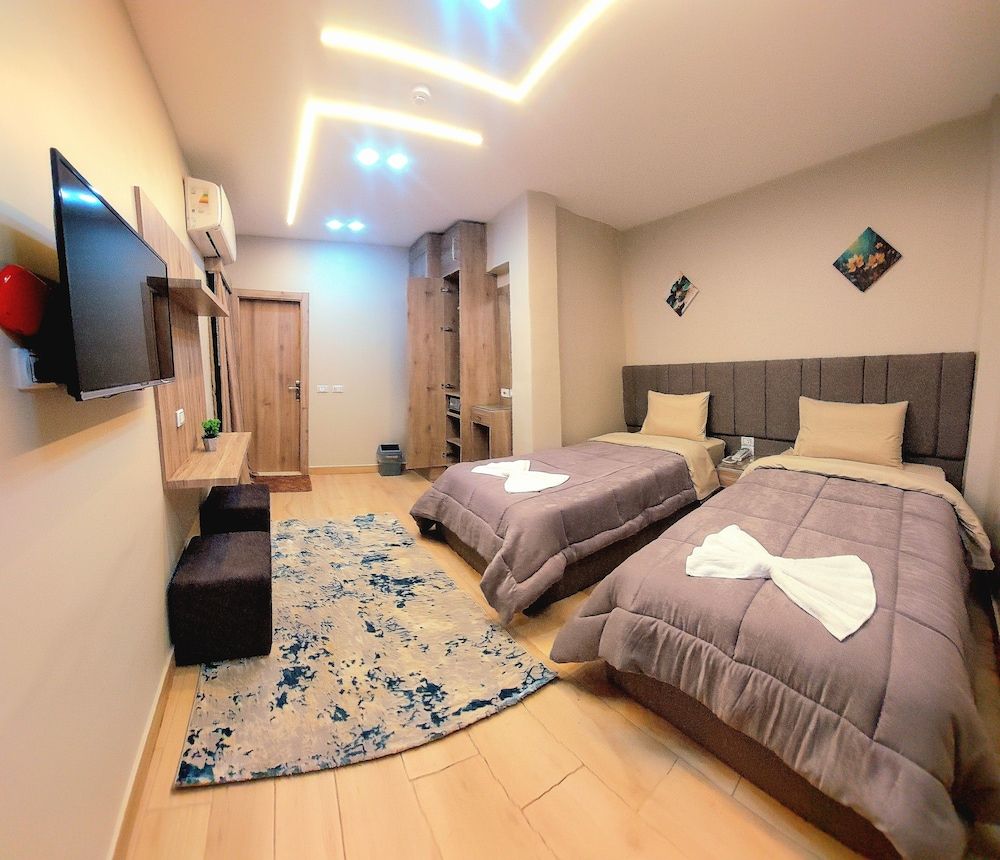 Holy Sheet Plus Deluxe Twin Room, 2 Twin Beds, Balcony