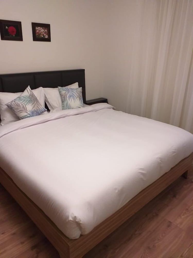 Parkside boutique 3 bedroom apartment Family Apartment 3