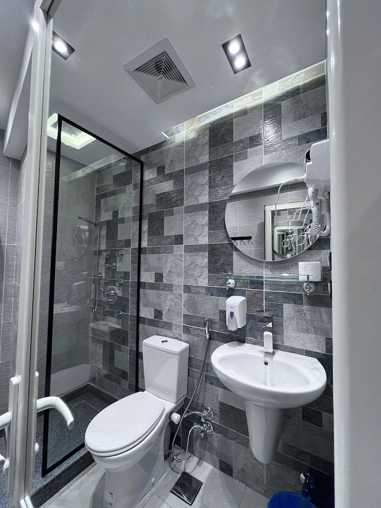 HEAVEN HOSTEL Deluxe Double Room, 1 Queen Bed, City View 5