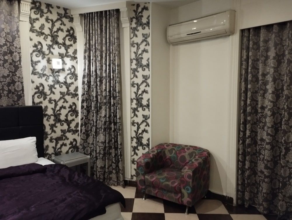 Richmond Down Town Double or Twin Room, Private Bathroom 6