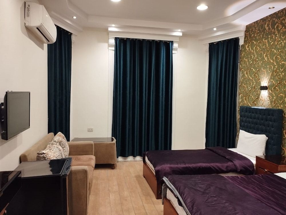 Richmond Down Town Double or Twin Room, Private Bathroom