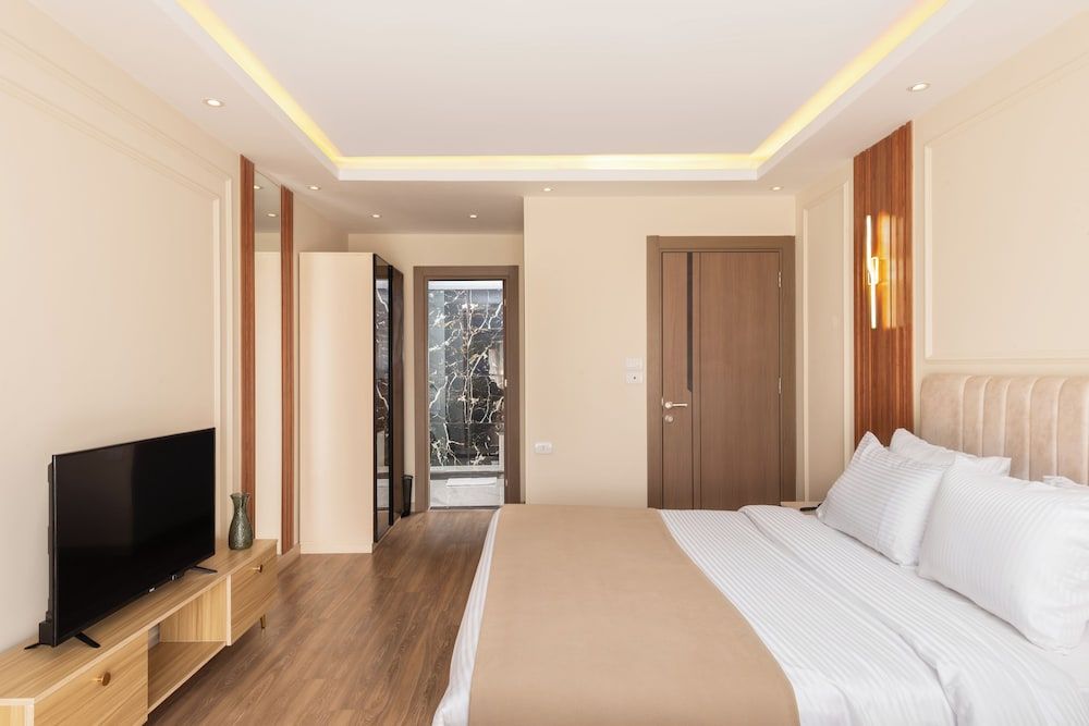 Superior Double Room, City View